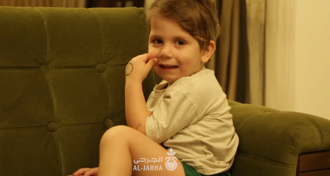 زيارة الطفل الجريح مهدي قانصو